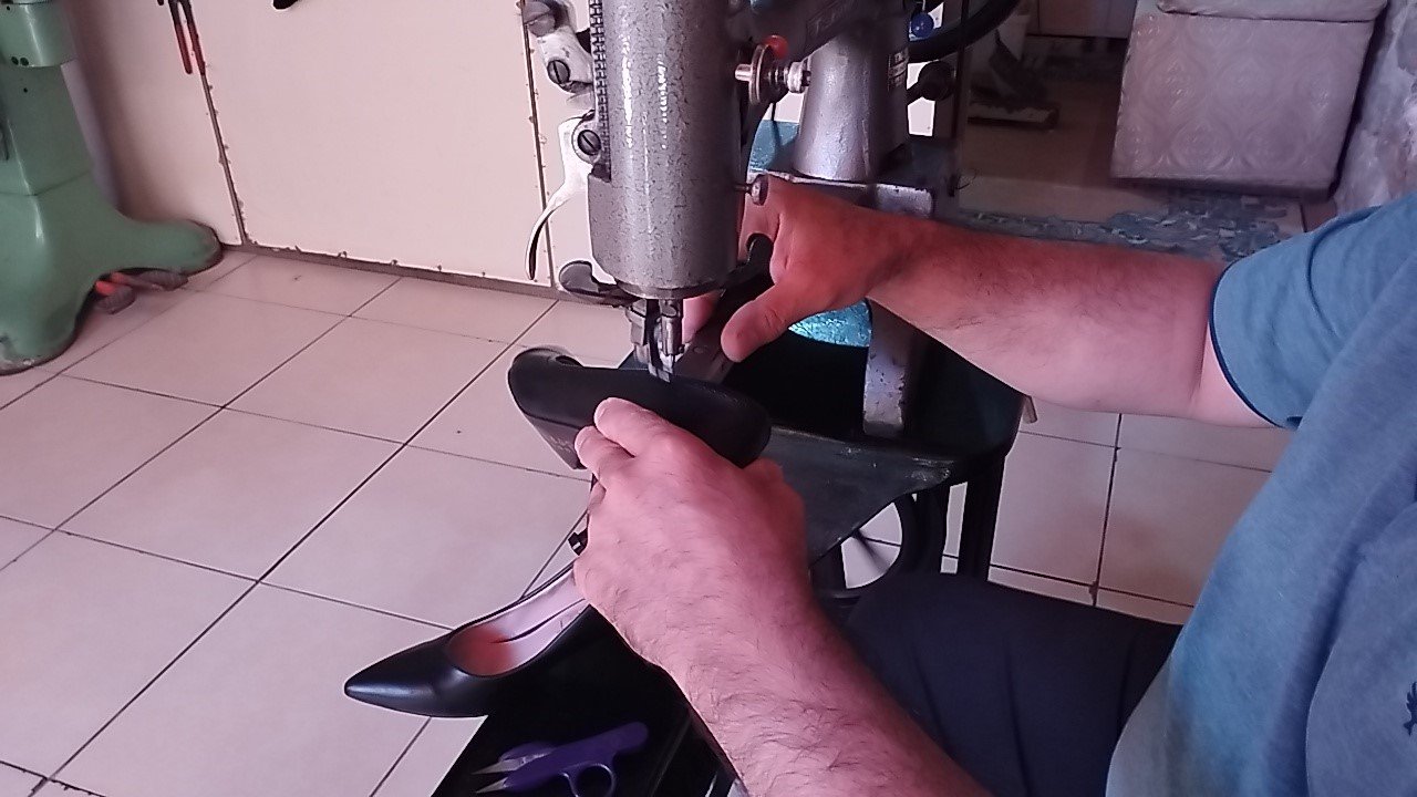 6 yaşında babasının dükkanına adım attı, 45 yıldır ayakkabı tamir ediyor