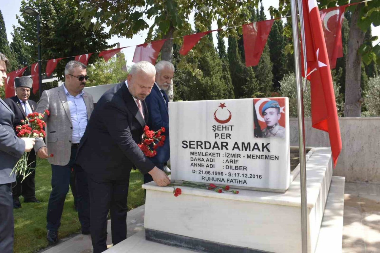 15 Temmuz şehitleri Menemen’de dualarla anıldı