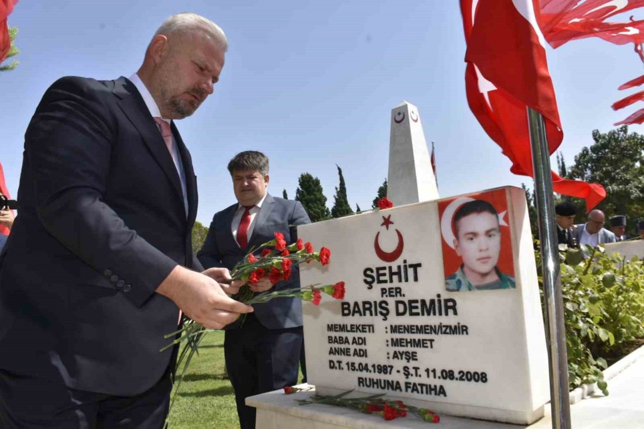 15 Temmuz şehitleri Menemen’de dualarla anıldı