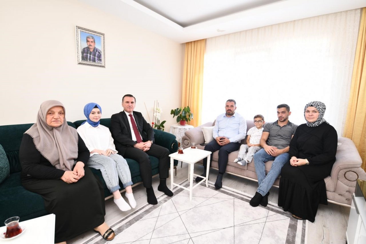 Pursaklar Belediye Başkanı Çetin, 15 Temmuz gazilerini ve şehit ailelerini ziyaret etti
