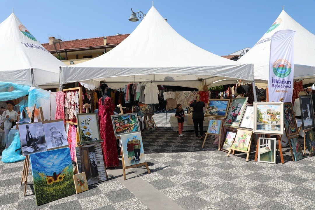 El sanatları kursları yıl sonu sergisi