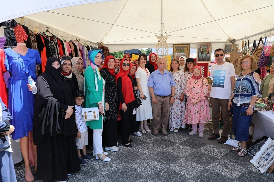 El sanatları kursları yıl sonu sergisi