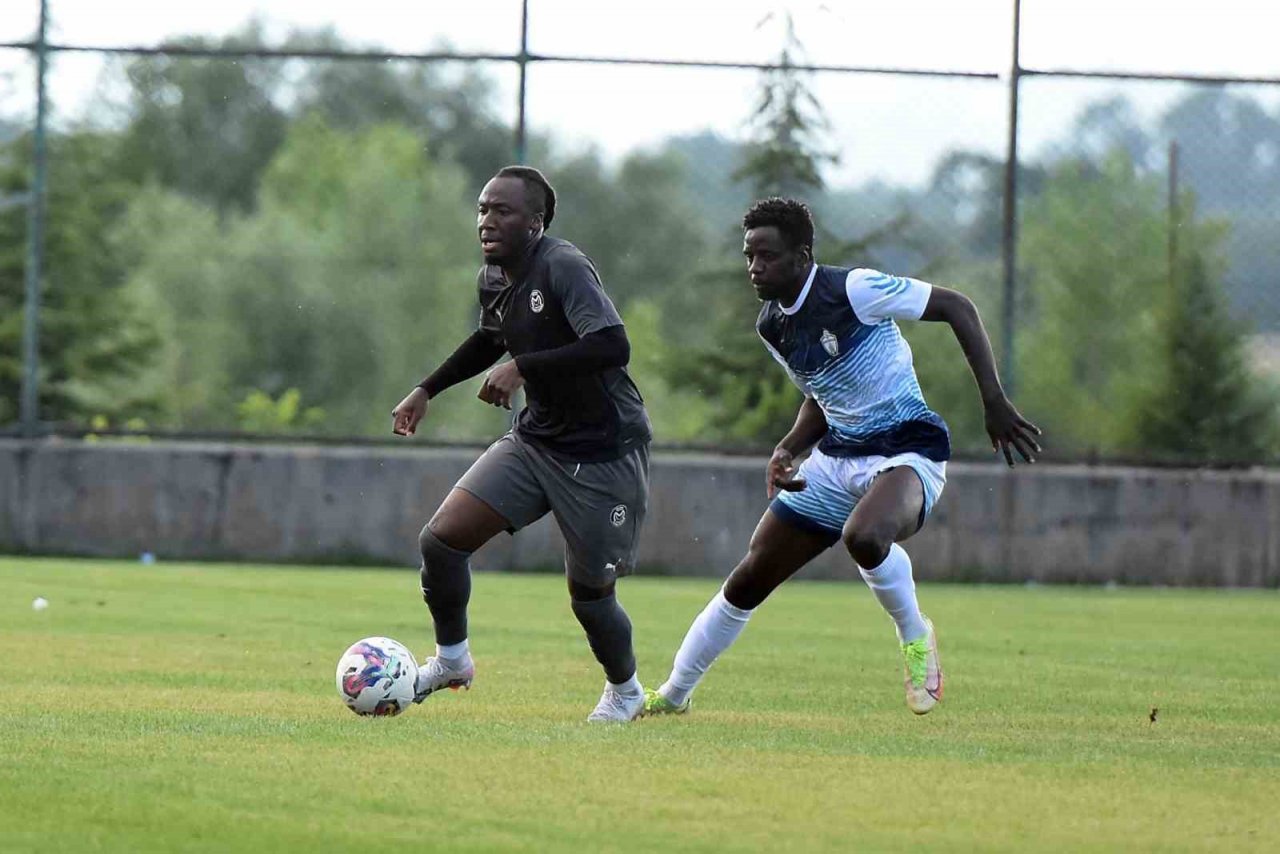 Manisa FK hazırlık maçında Gostivar ile berabere kaldı