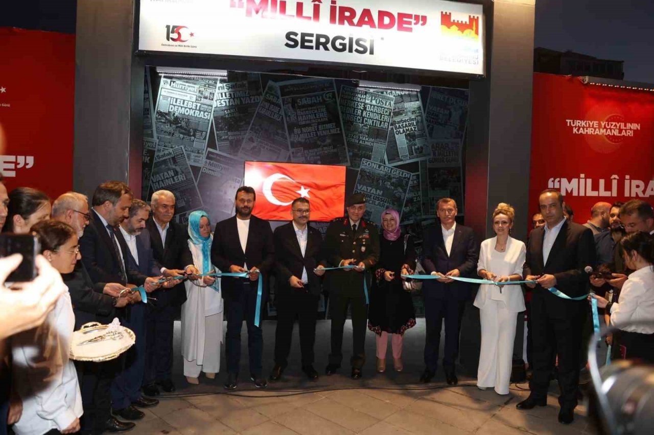 Zeytinburnu Belediye Başkanı Arısoy: “Bizlere düşen, bu hain darbe girişimini, şehitlerimizi, gazilerimizi unutmamaktır”