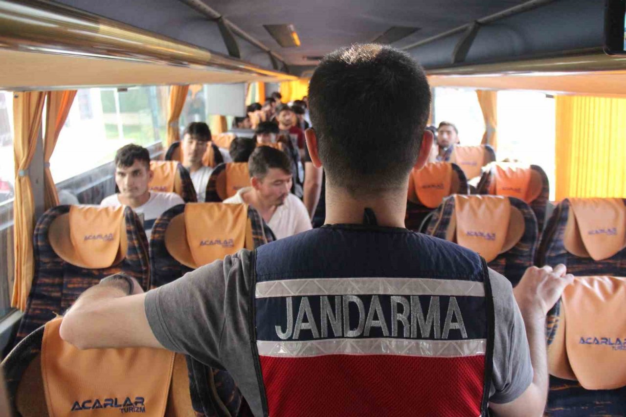 Kocaeli’de yakalanan 138 düzensiz göçmen sınır dışı ediliyor