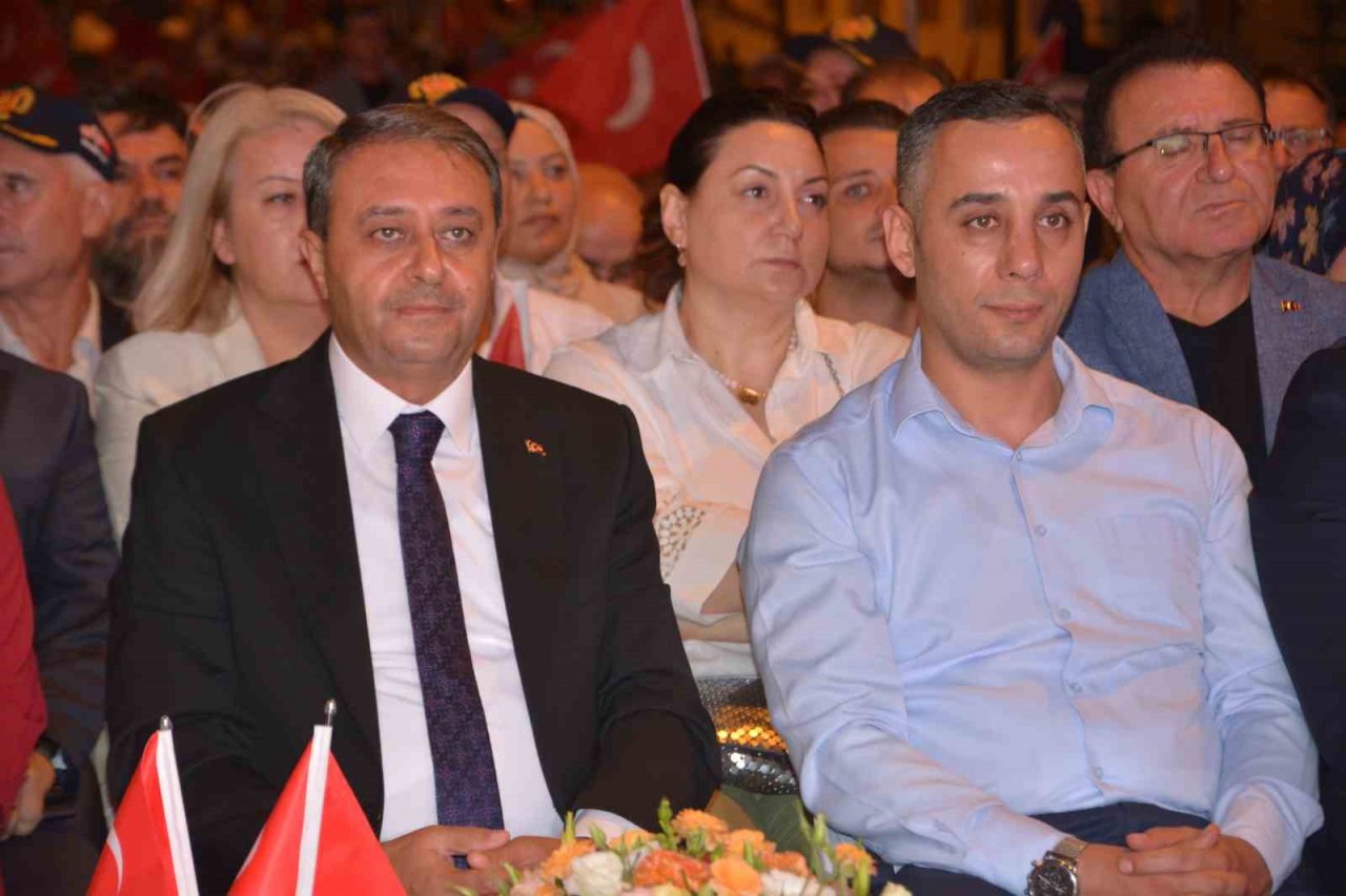 Balıkesir’de 15 Temmuz demokrasi nöbeti