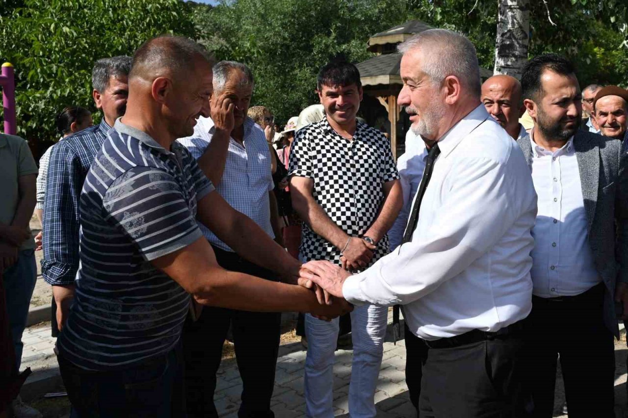 Başkan Başdeğirmen: “Köylerimize her türlü hizmeti ulaştırmaya devam ediyoruz”