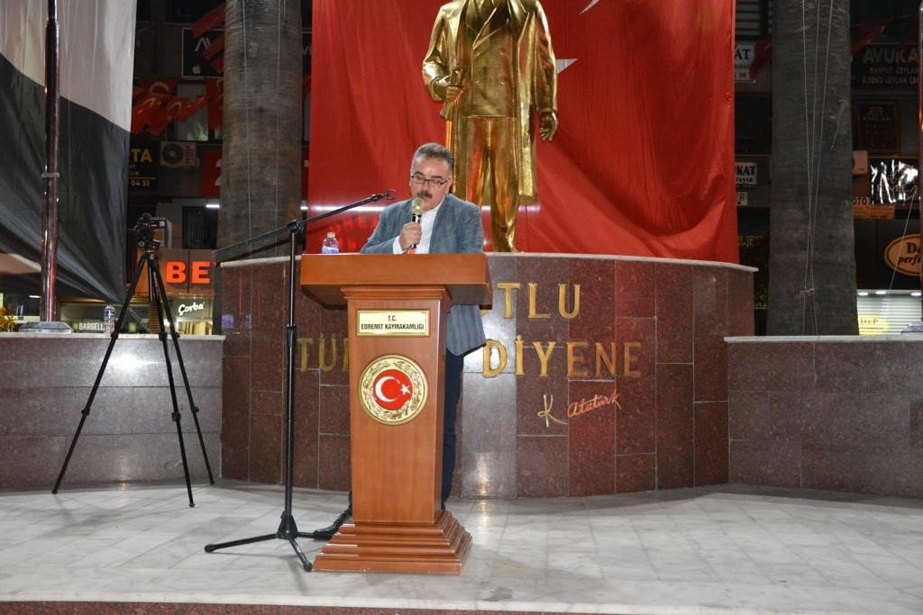 Edremit, 15 Temmuz’da Türkiye Yüzyılı’nın Kahramanları için tek yürek oldu