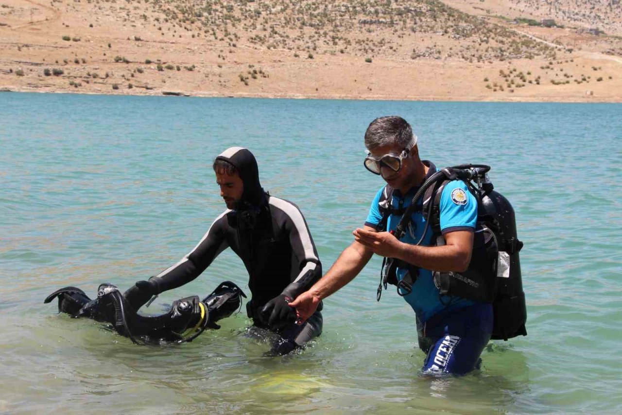 Batman’da kurbağa adamlardan boğulma olaylarına karşı tatbikat