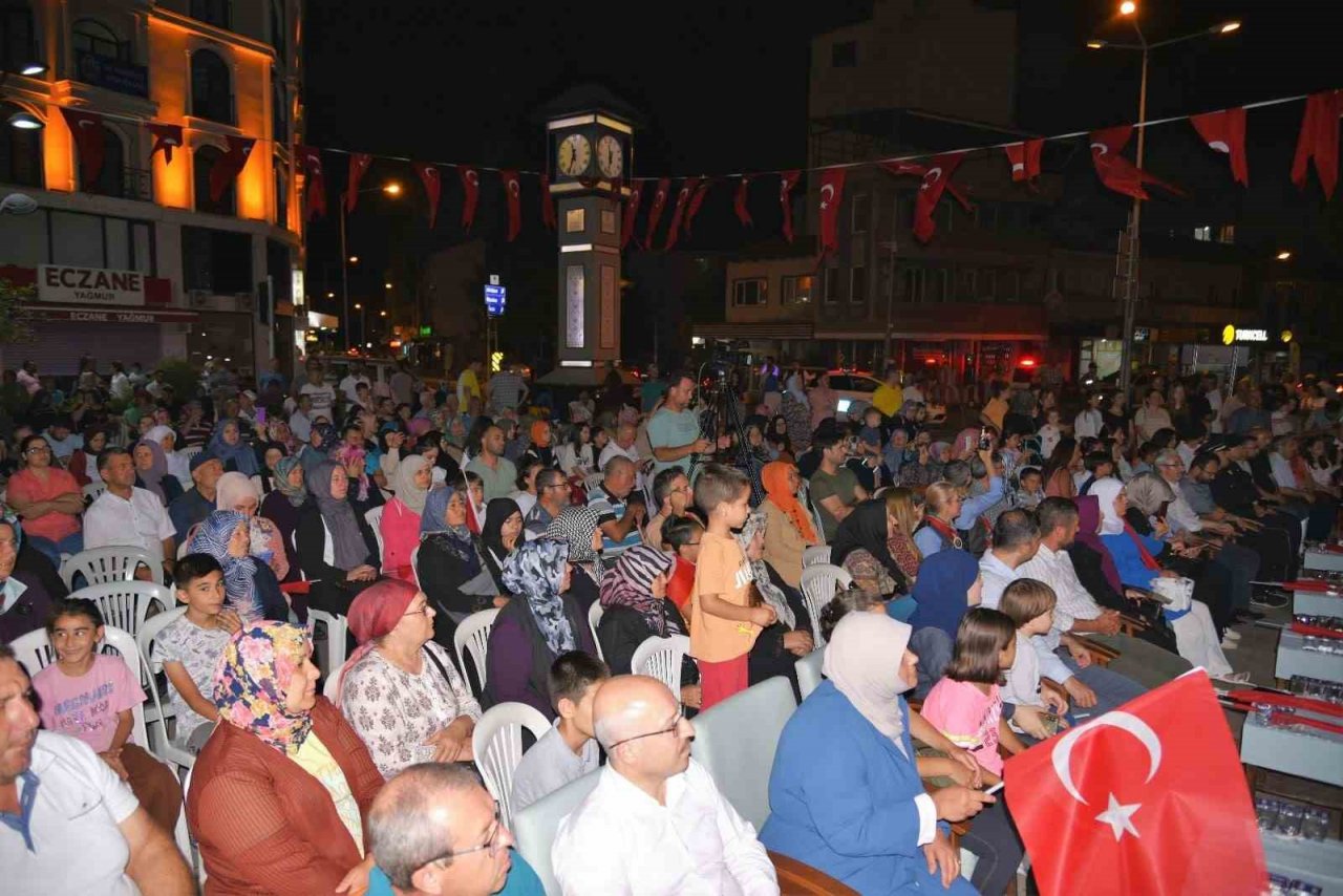Sındırgı 15 Temmuz kortejinde buluştu