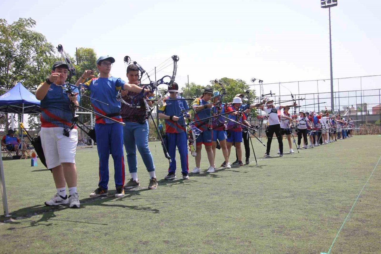 Denizli’de, 15 Temmuz anısına okçuluk şampiyonası düzenlendi
