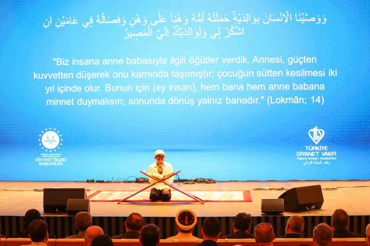 Diyanet İşleri Başkanı Erbaş: “Bizim geleceğe yönelik yatırımımız istikbalimizi ahlaklı gençlere emanet etmemizdir”