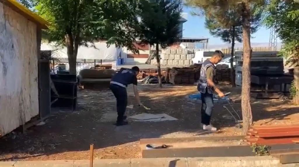 Diyarbakır’da piyasaya sahte altın süren 10 kişi tutuklandı