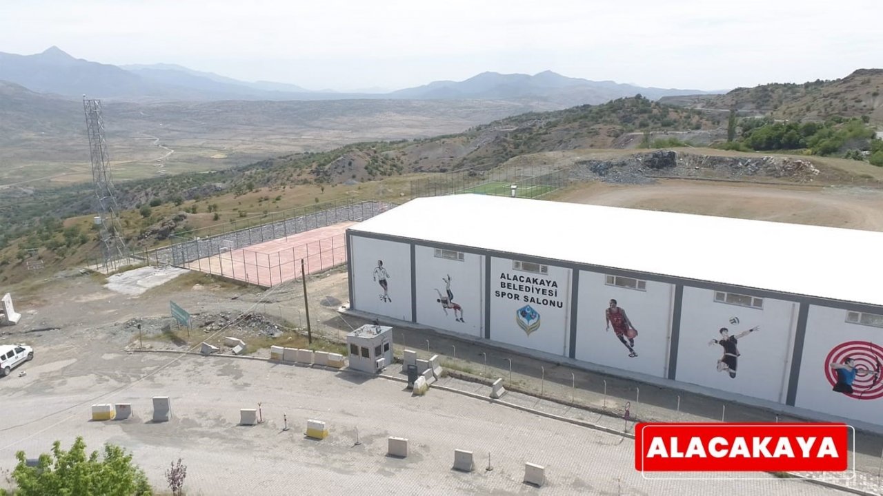 Elazığ’ın 10 ilçesine spor salonu yapıldı