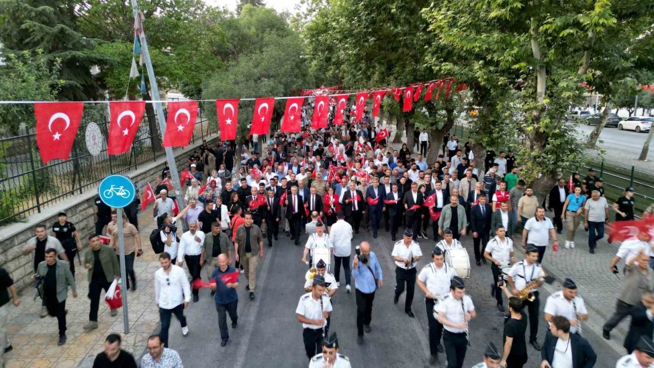 Gazi şehir, 15 Temmuz’da yine tek yürek oldu, Demokrasi Meydanı’nı doldurdu