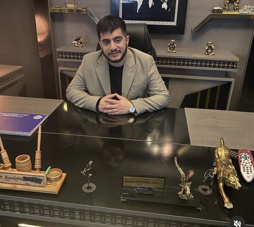 Genç şarkıcıya sahne çıkışı silahlı saldırı