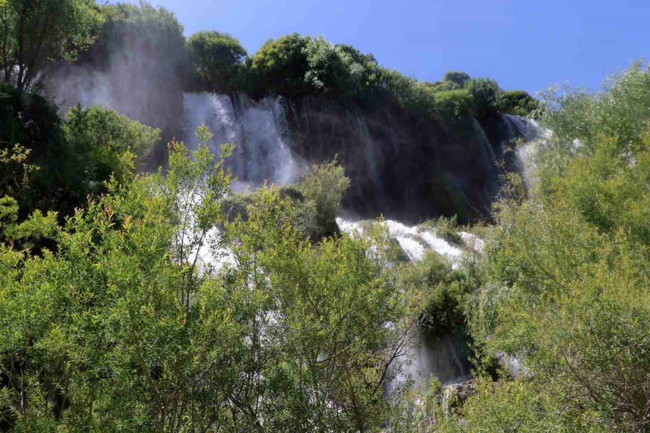 El Nino’dan kaçtılar, Girlevik Şelalesinde serinlediler