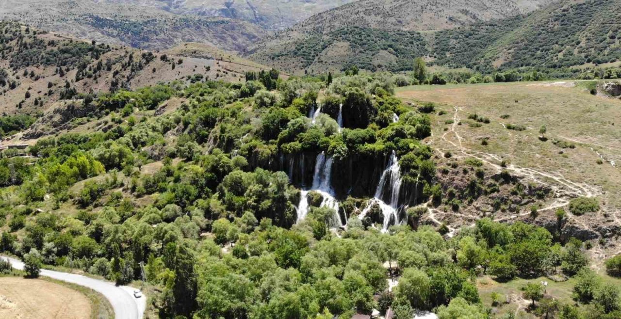 El Nino’dan kaçtılar, Girlevik Şelalesinde serinlediler