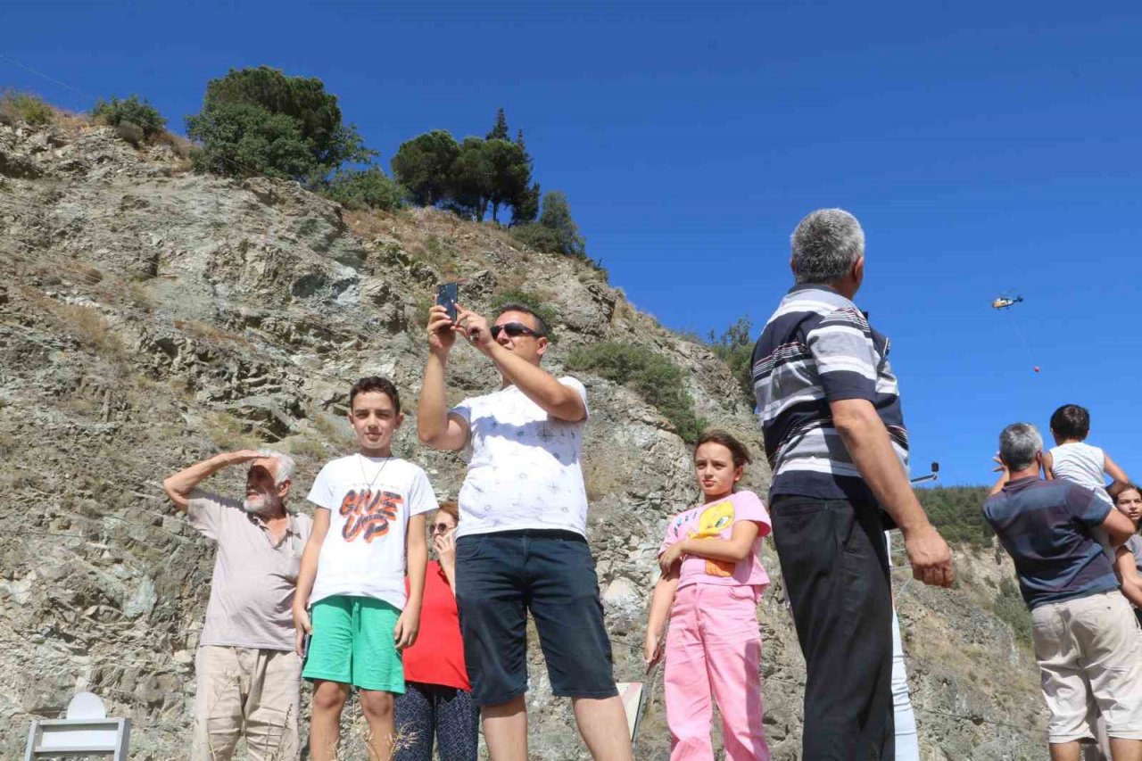 Hatay’daki orman yangınına müdahale sürüyor