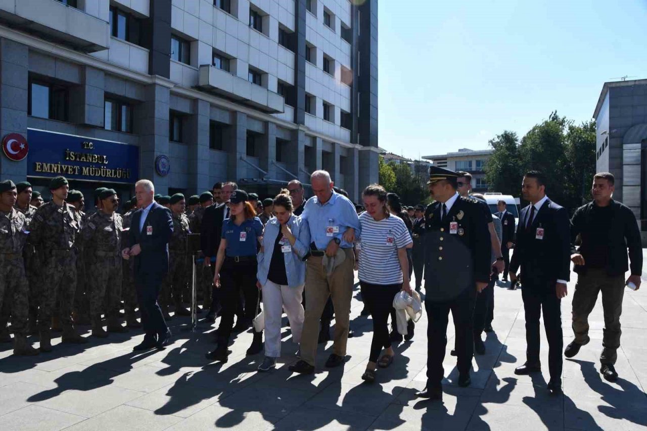 Şehit polis Alp Efe Bekit için İstanbul Emniyet Müdürlüğü’nde tören düzenlendi