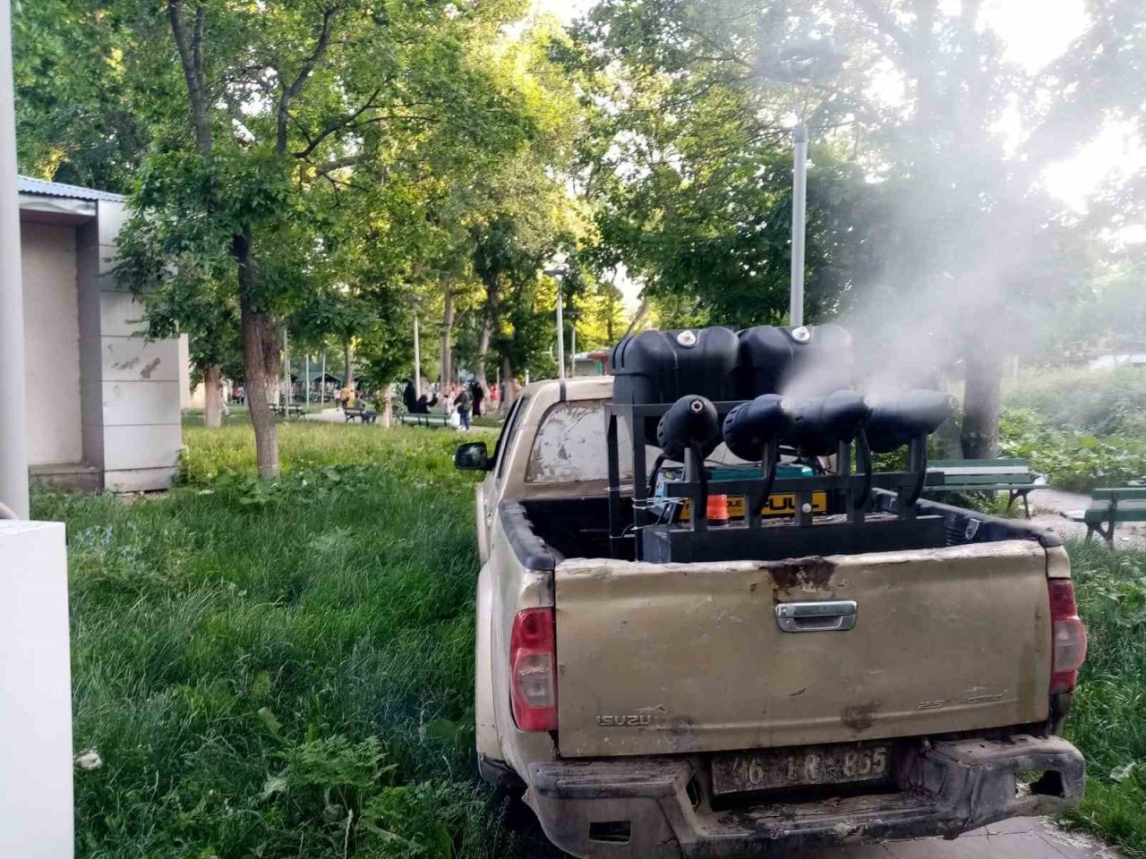 Kars Belediyesi ilaçlama yapıyor