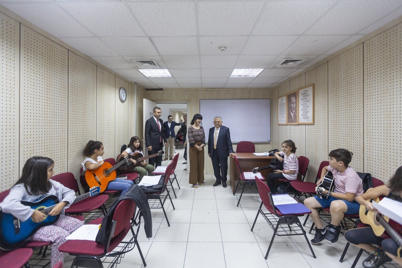 Büyükşehir’in konservatuvar yaz kursları 2 bin 298 öğrenci ile eğitime başladı
