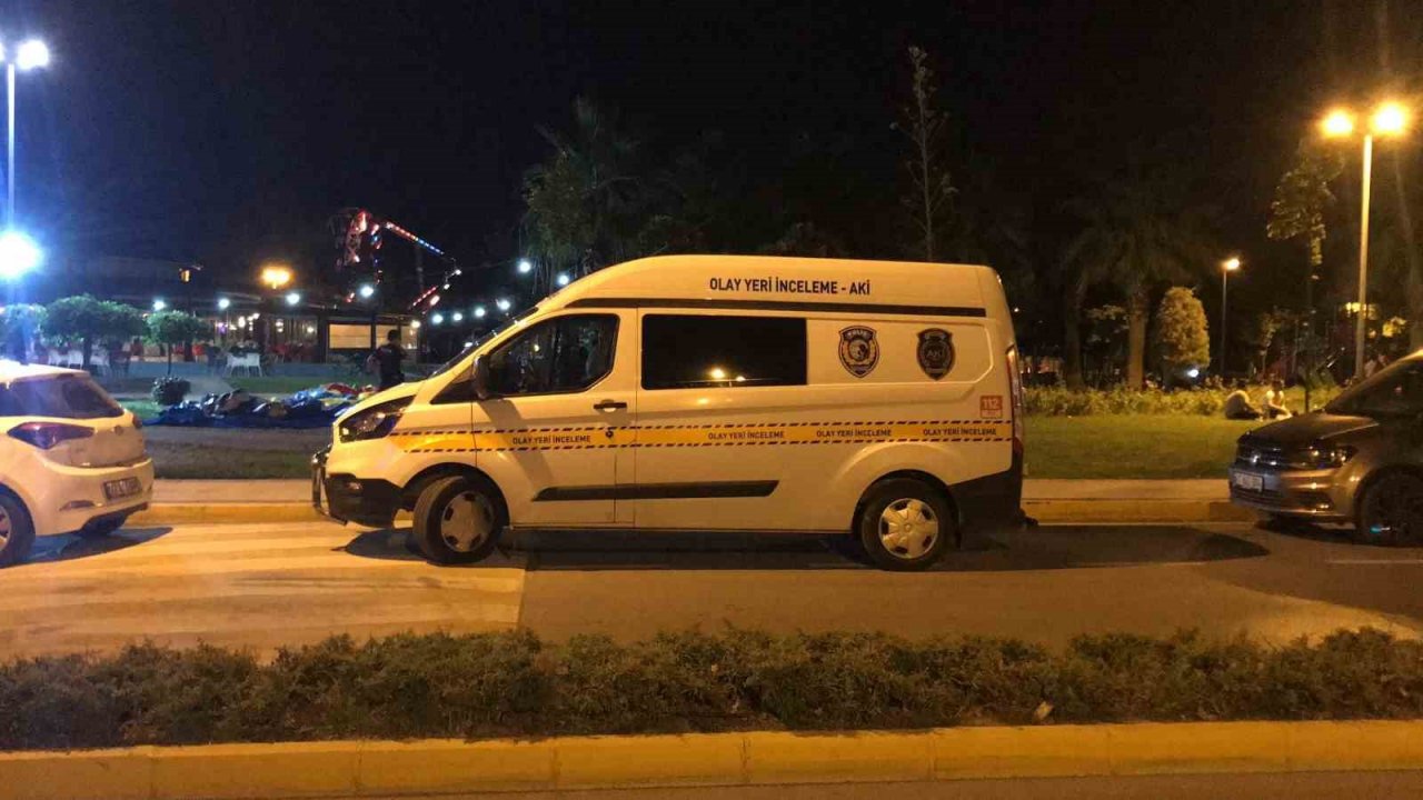 4 yaşındaki kız çocuğu, 7 metrelik şişme oyun parkından düşerek yaralandı