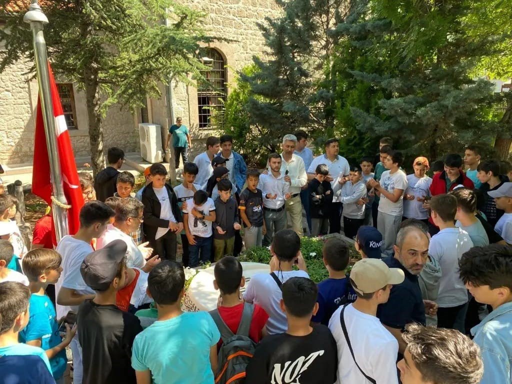 Kuran kursu öğrencileri Ankara’yı gezdi