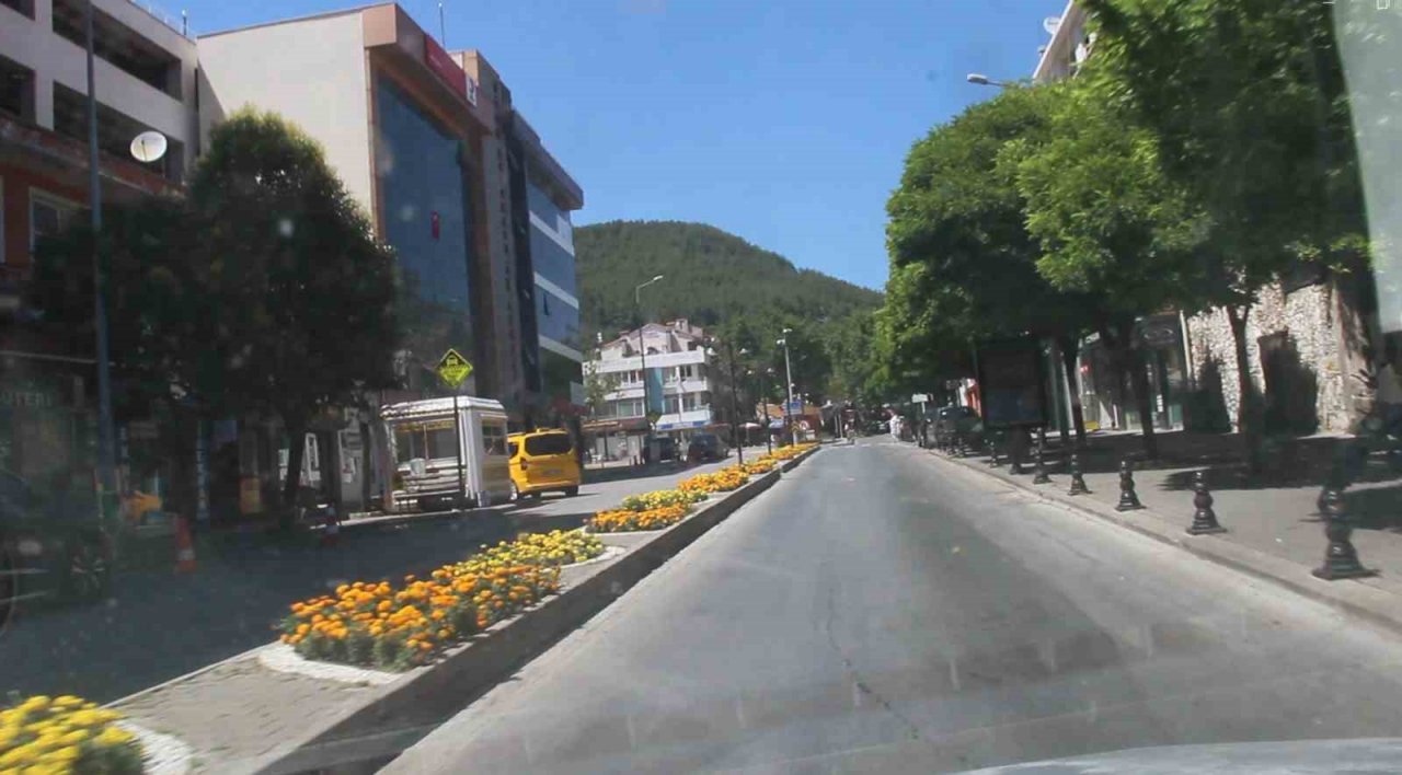 Termometre 41’İ gösterdi, sokaklar boşaldı