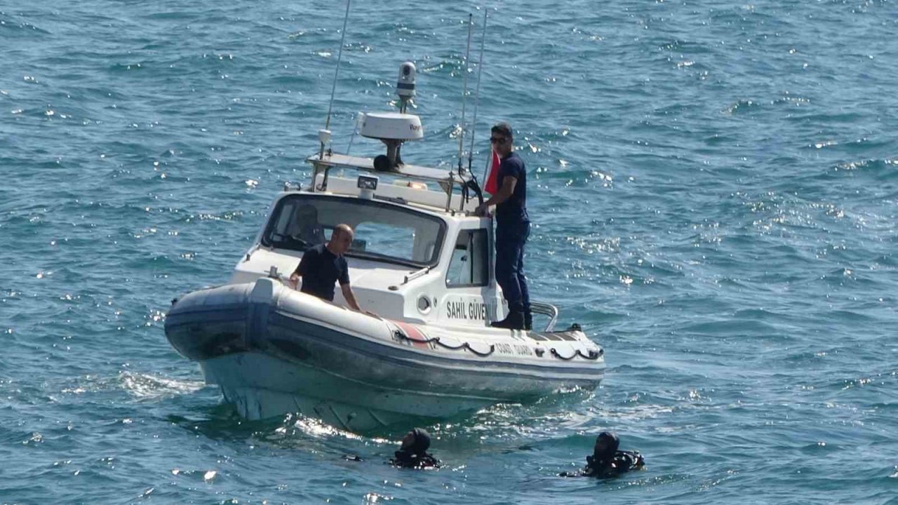 İkizi ve kuzeninin hayatını kaybettiği denizde kaybolan çocuğu arama çalışmaları yeniden başladı