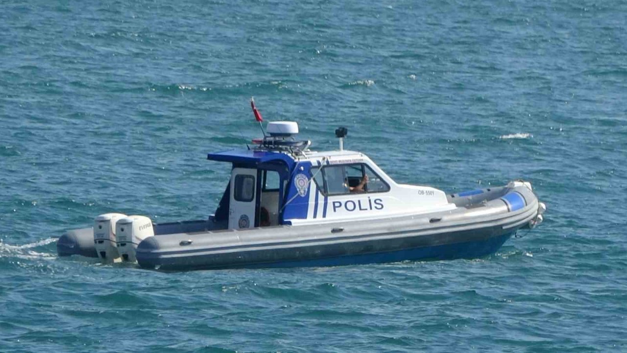 İkizi ve kuzeninin hayatını kaybettiği denizde kaybolan çocuğu arama çalışmaları yeniden başladı