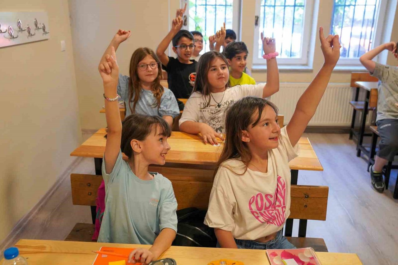 Tepebaşı’nda yaz dönemi programlarına yoğun ilgi