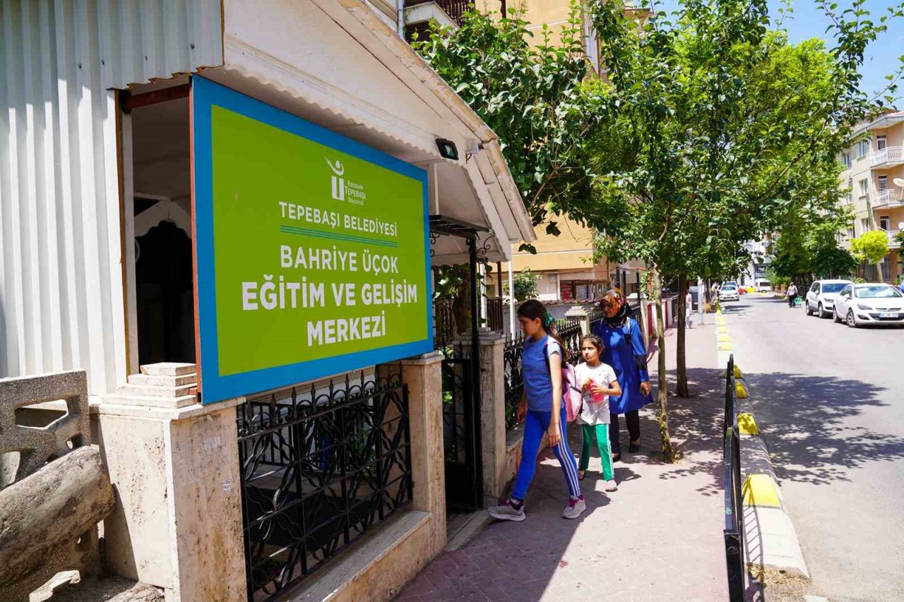 Tepebaşı’nda yaz dönemi programlarına yoğun ilgi