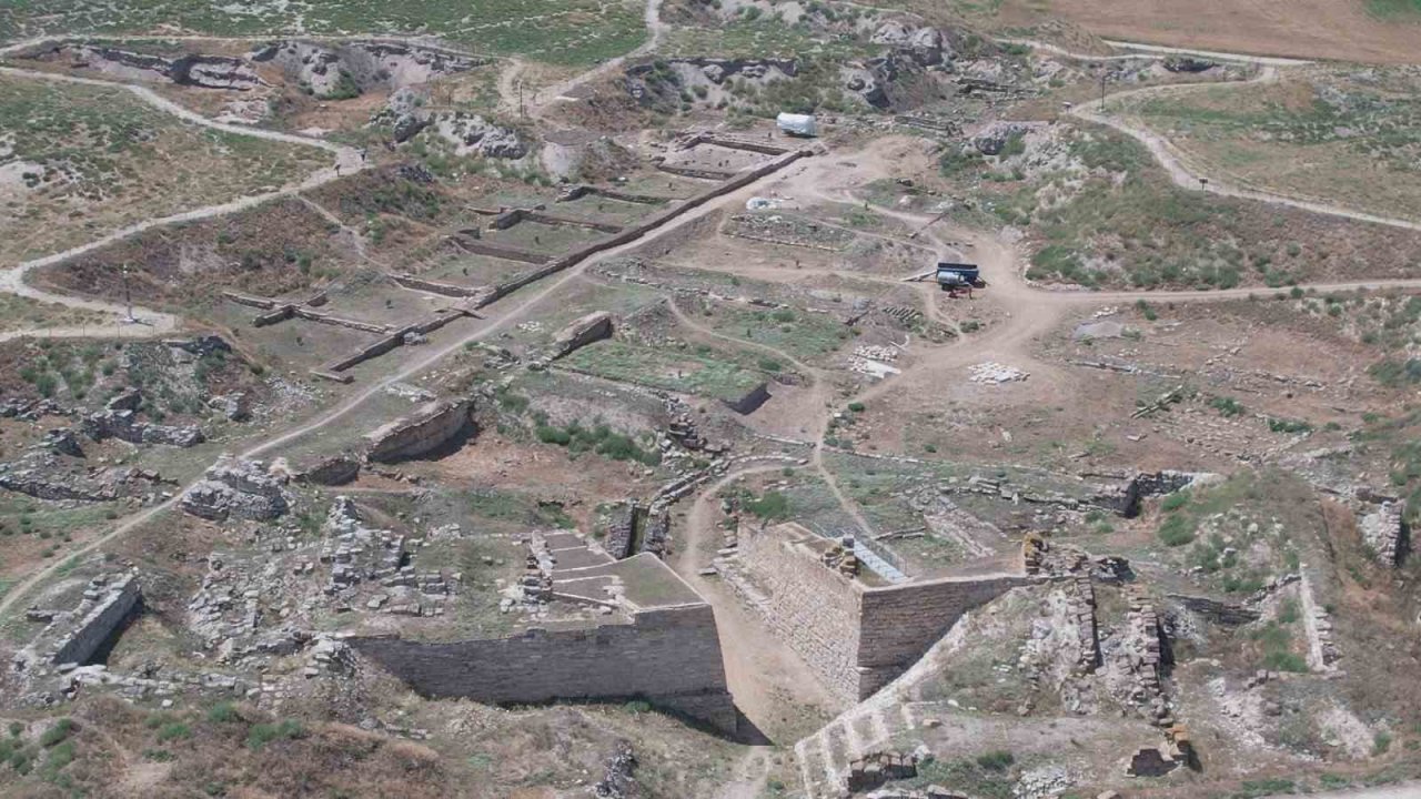 Eski Makedonya Kralı Büyük İskender, tarihi kent Gordion’un efsanesi ile anılıyor