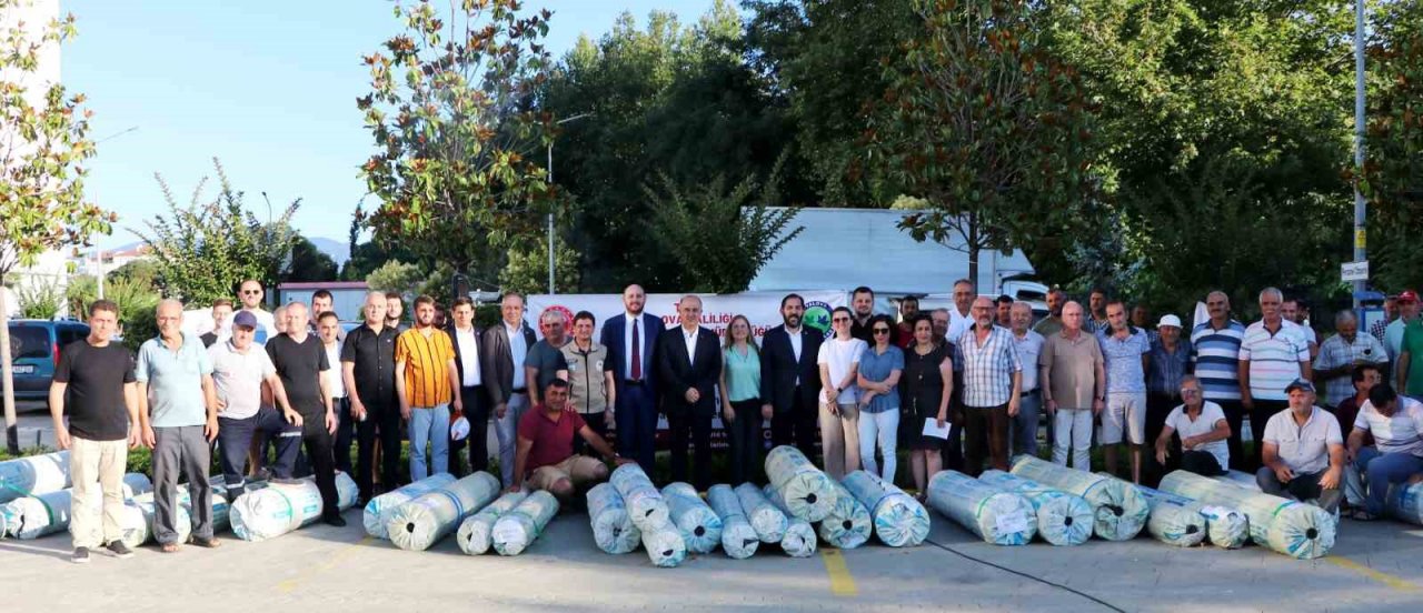 Yalova’da sebze üreticilerine 20 ton sera örtüsü dağıtıldı