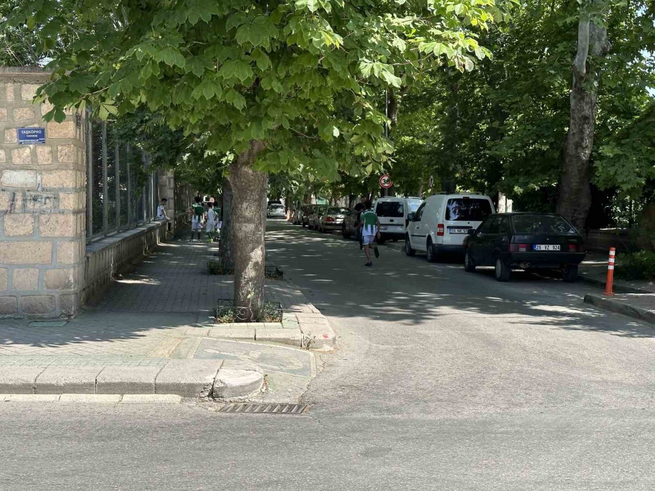 Vatandaşlar kaza ihtimaline karşı trafik önlemi istiyor