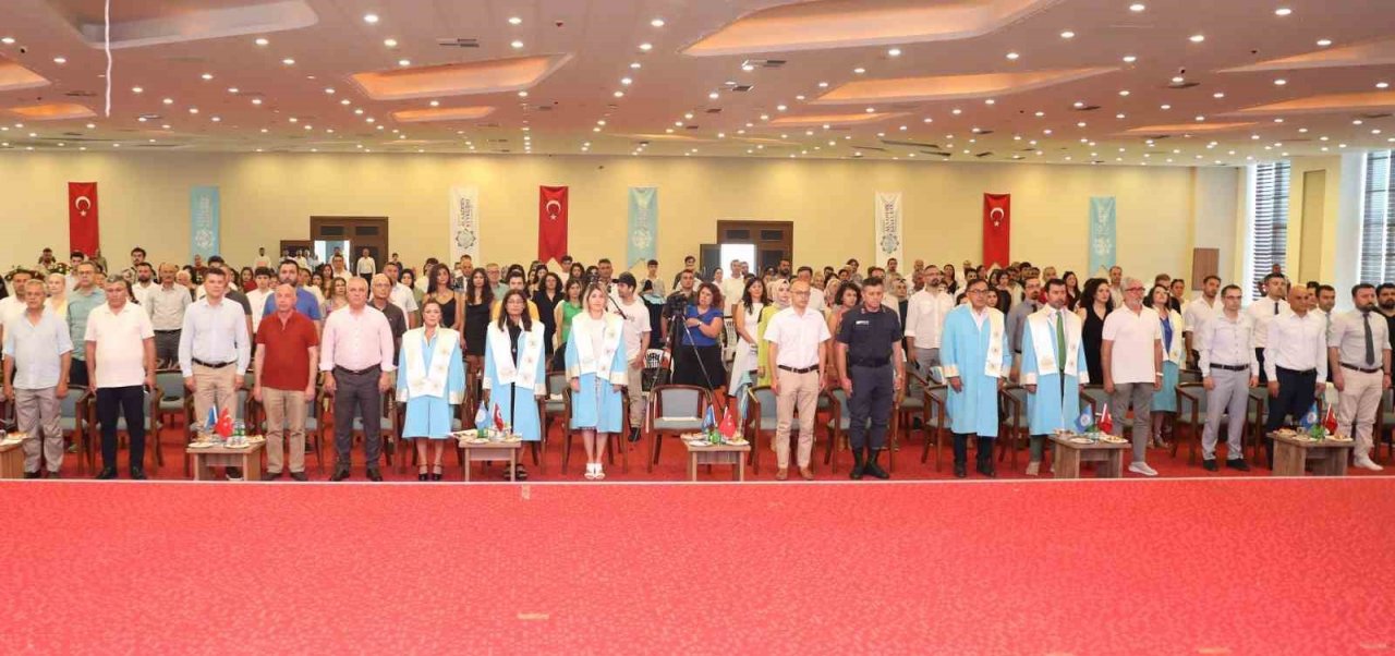 ALKÜ Diş Hekimliği Fakültesi ilk mezunlarını verdi