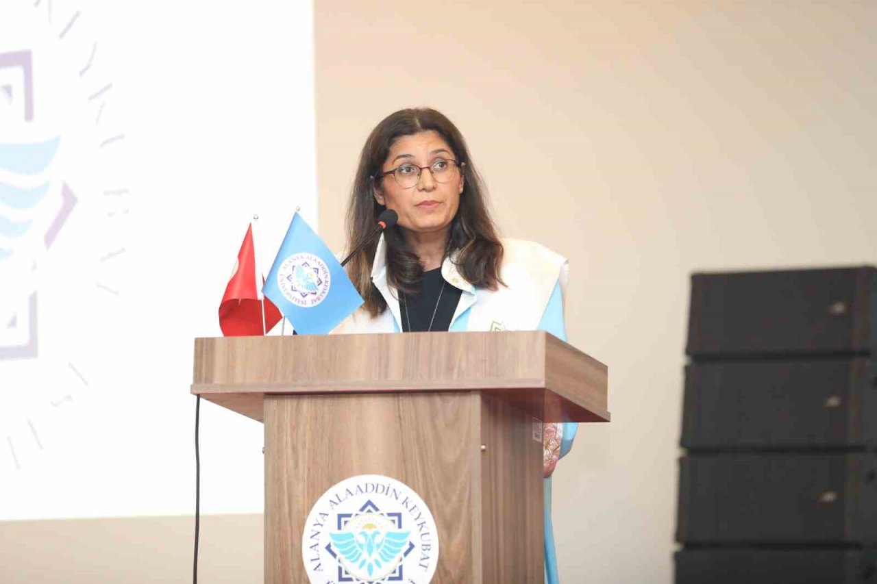 ALKÜ Diş Hekimliği Fakültesi ilk mezunlarını verdi