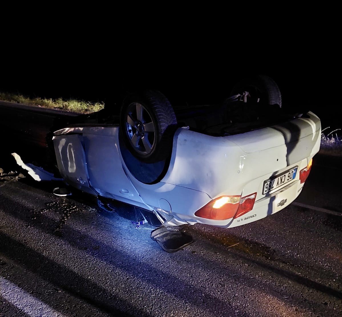 Takla atan otomobilde bulunan 4 kişi yaralandı