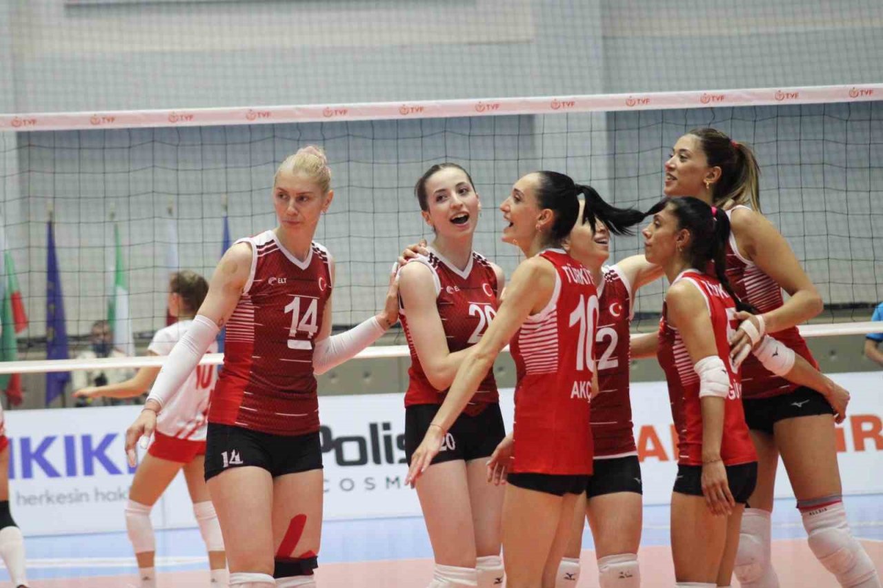 Türkiye Kadın Milli Takımı, şampiyonayı namağlup sürdürüyor