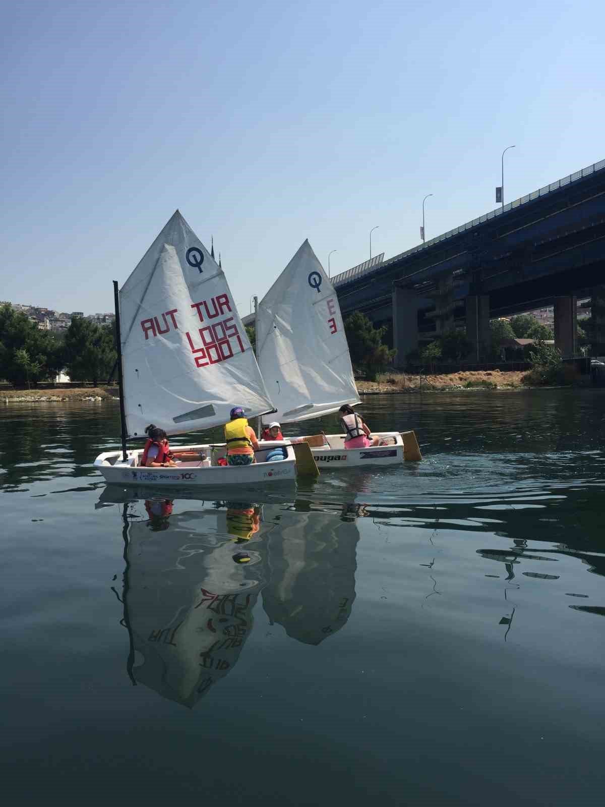 Gençler profesyonel yelkenciliğe ilk adımı Haliç’te atıyor