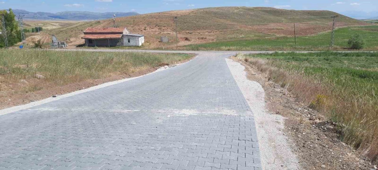 Bünyan’da Kilit Parke Yol Yapım Çalışmaları Devam Ediyor