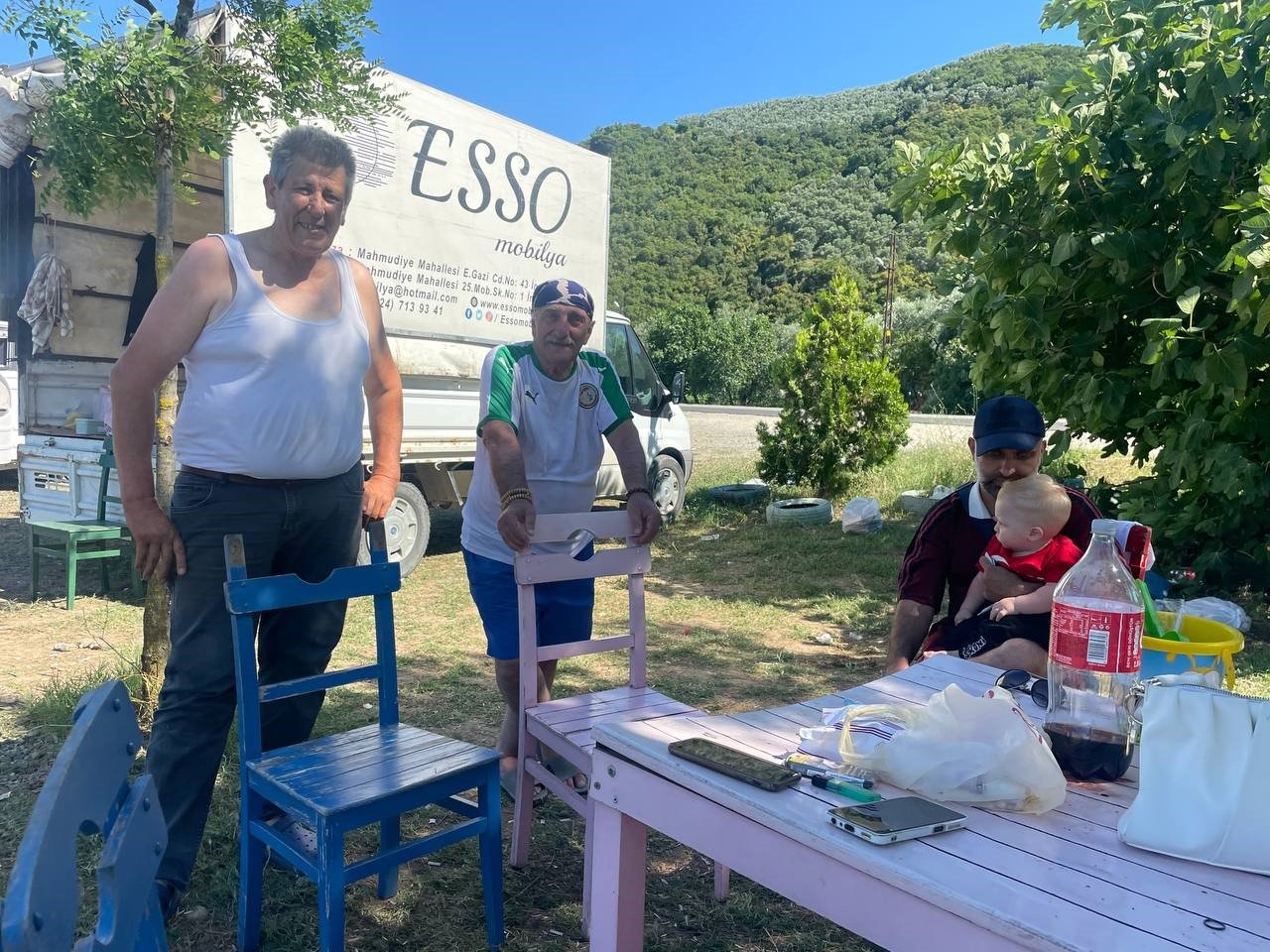 Şaka gibi..."Gölde boğuldu" diye aranıyordu yürüyerek geldi