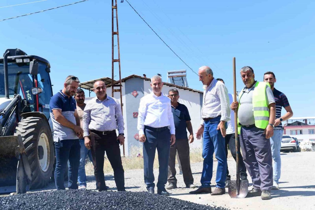 Yeşilyurt’ta asfalt çalışmaları sürüyor