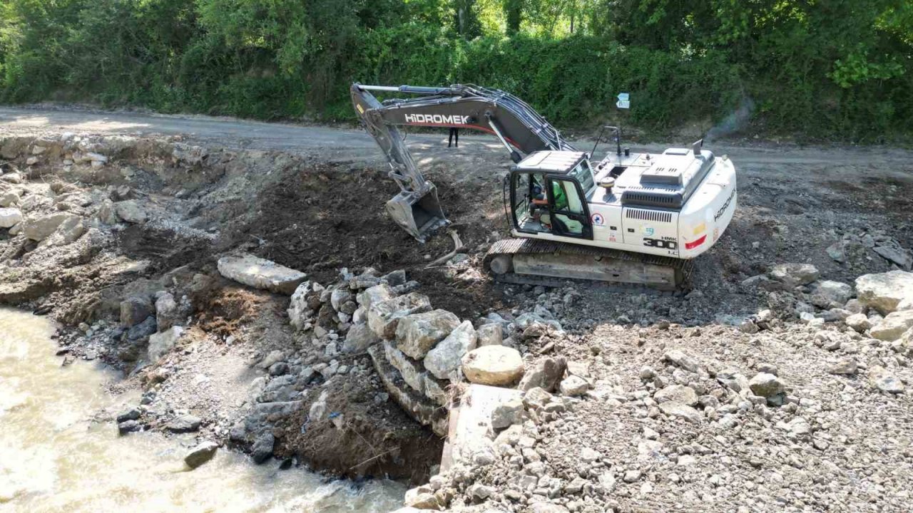 Yıkılan köprü yeniden inşa edildi