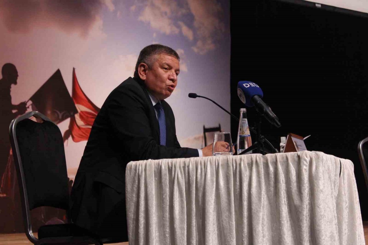 DEÜ panelinde "FETÖ tehdidi" uyarısı