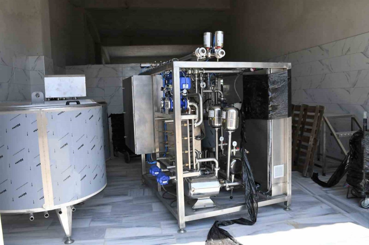 Emet Belediyesi mandıra kurma çalışmalarına başladı