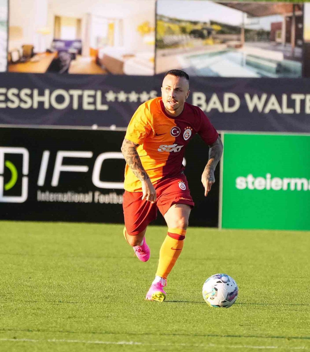 Angelino: "Taraftarımızla birlikte büyük başarılara imza atmak istiyoruz"