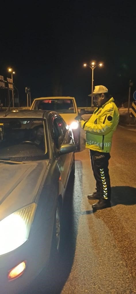 Gediz trafik uygulamasında sürücülere adeta ceza yağdı