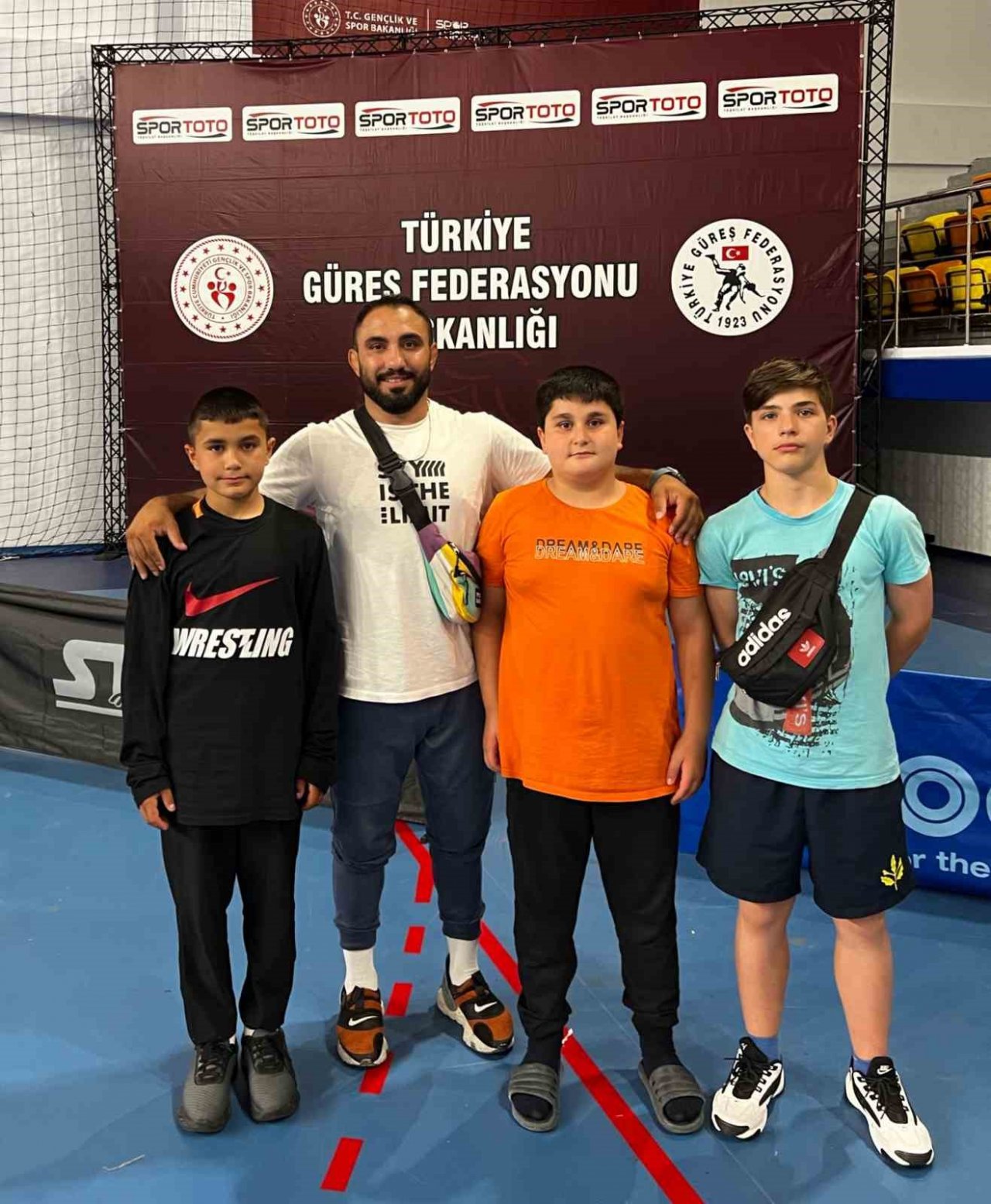 Tosyalı genç güreşçilere milli takım daveti